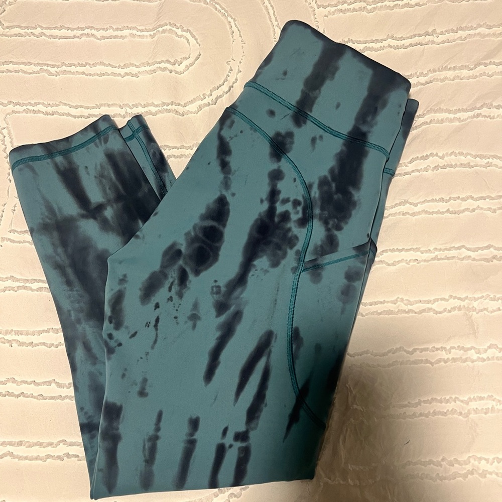 Lululemon invigorate high rise leggings thighs 25” The dye
